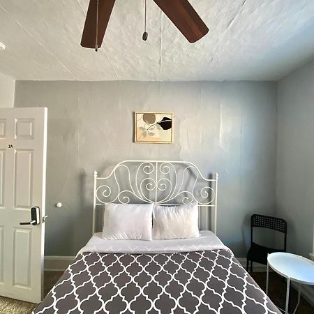Clover 2900 - Apartment And Rooms With Private Bathroom Near Washington Ave South Philly Filadelfie Exteriér fotografie
