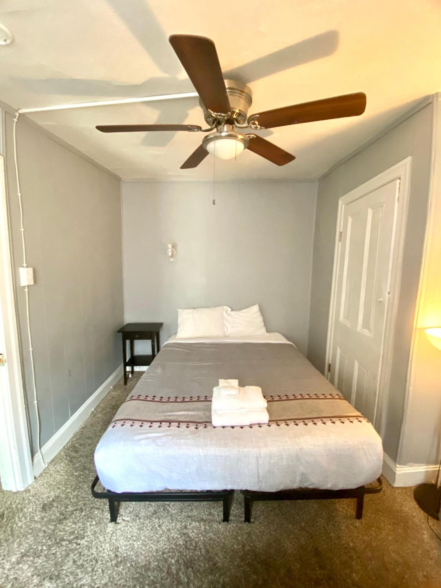 Clover 2900 - Apartment And Rooms With Private Bathroom Near Washington Ave South Philly Filadelfie Exteriér fotografie