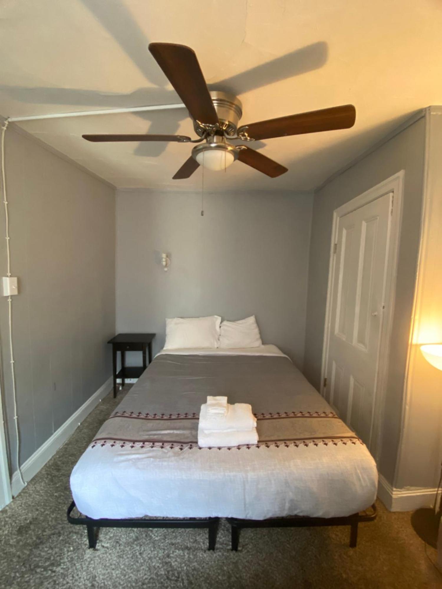 Clover 2900 - Apartment And Rooms With Private Bathroom Near Washington Ave South Philly Filadelfie Pokoj fotografie